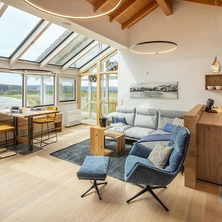 Stille X Weite - Hochwertige Wohnung Mit See-Panorama Kronburg ภายนอก รูปภาพ