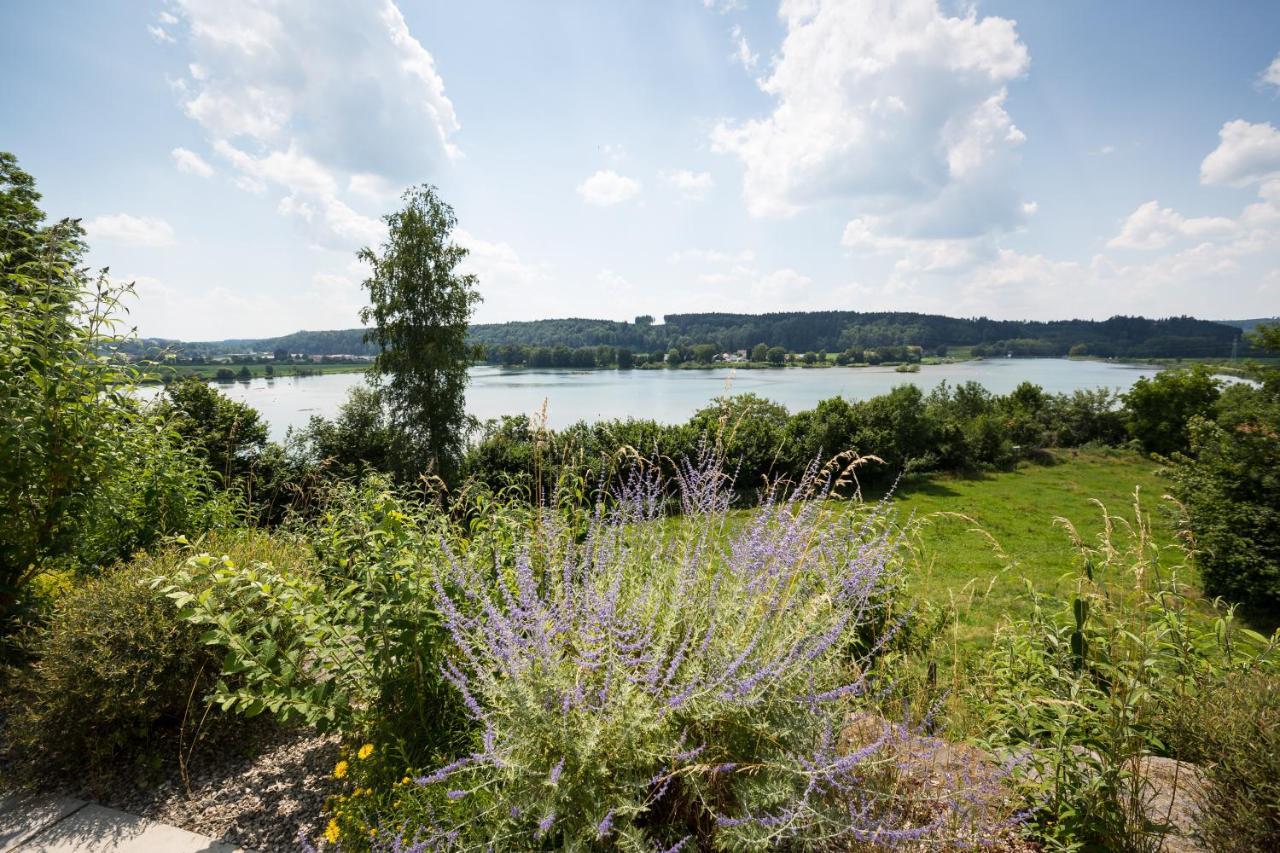 Stille X Weite - Hochwertige Wohnung Mit See-Panorama Kronburg ภายนอก รูปภาพ