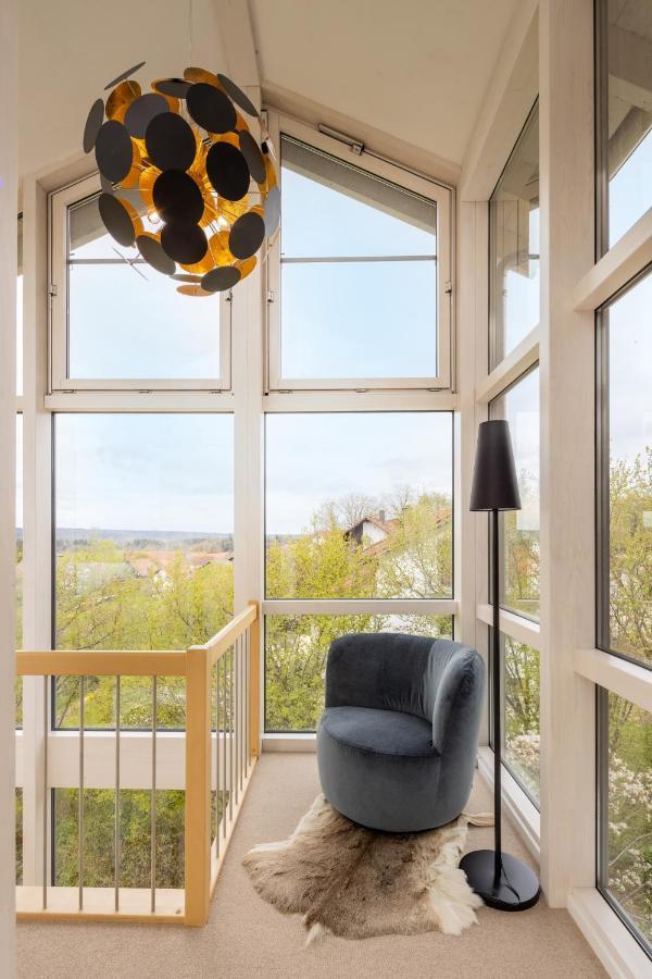 Stille X Weite - Hochwertige Wohnung Mit See-Panorama Kronburg ภายนอก รูปภาพ