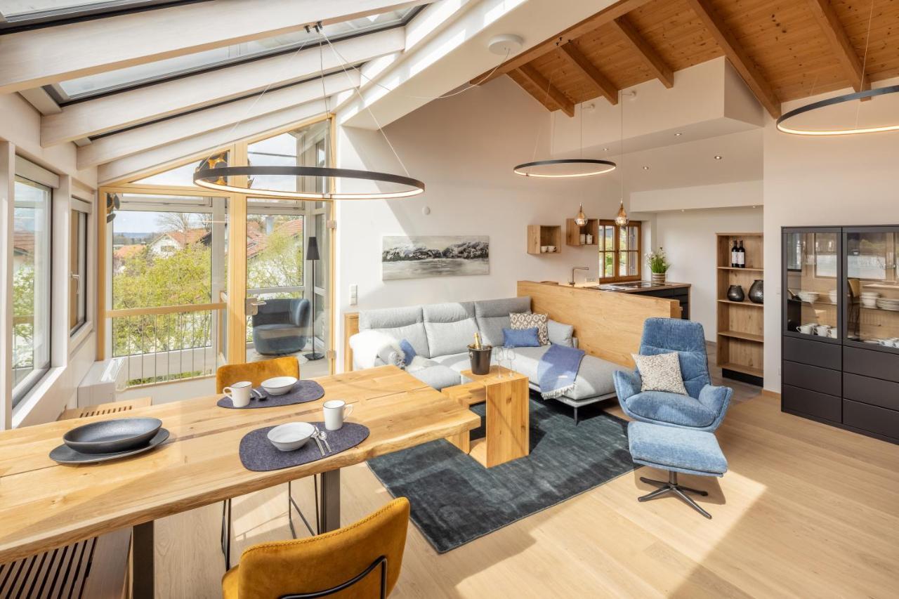 Stille X Weite - Hochwertige Wohnung Mit See-Panorama Kronburg ภายนอก รูปภาพ