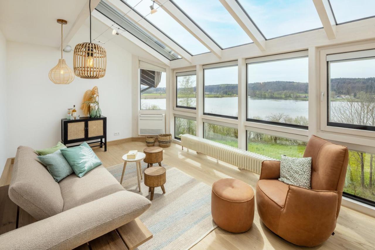 Stille X Weite - Hochwertige Wohnung Mit See-Panorama Kronburg ภายนอก รูปภาพ