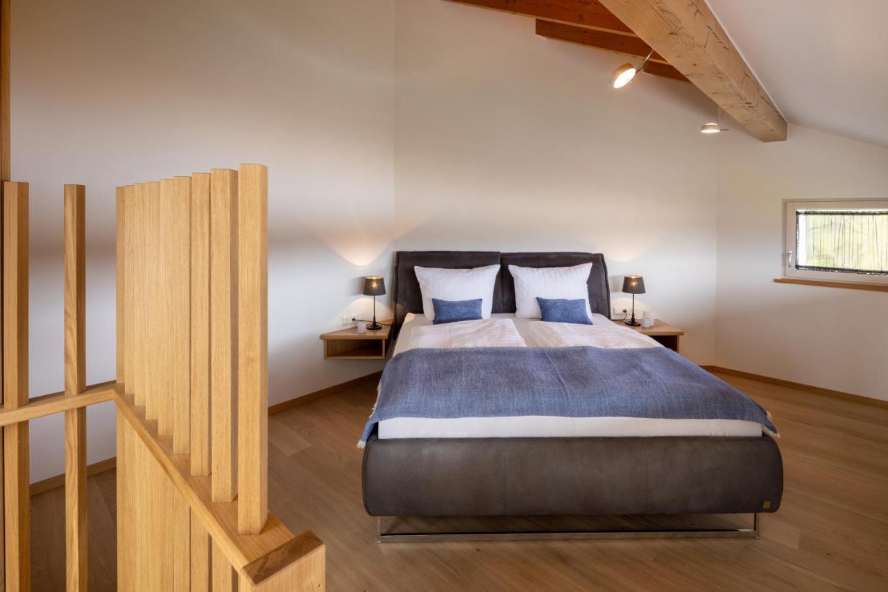 Stille X Weite - Hochwertige Wohnung Mit See-Panorama Kronburg ภายนอก รูปภาพ