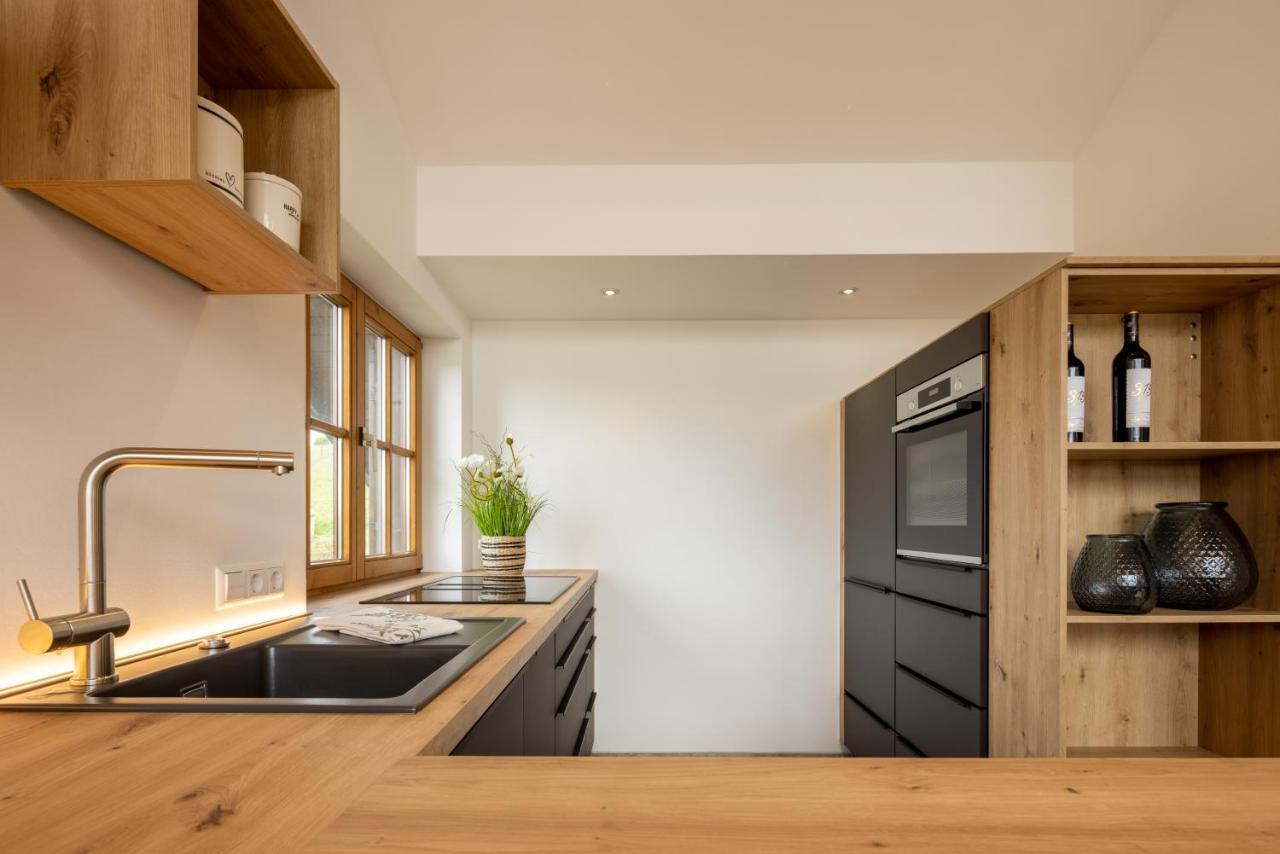 Stille X Weite - Hochwertige Wohnung Mit See-Panorama Kronburg ภายนอก รูปภาพ