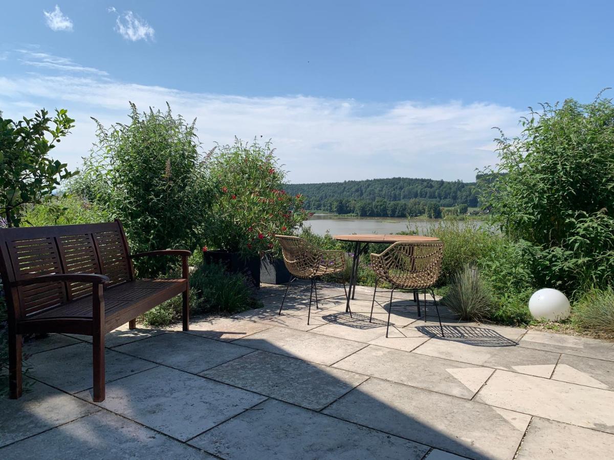 Stille X Weite - Hochwertige Wohnung Mit See-Panorama Kronburg ภายนอก รูปภาพ