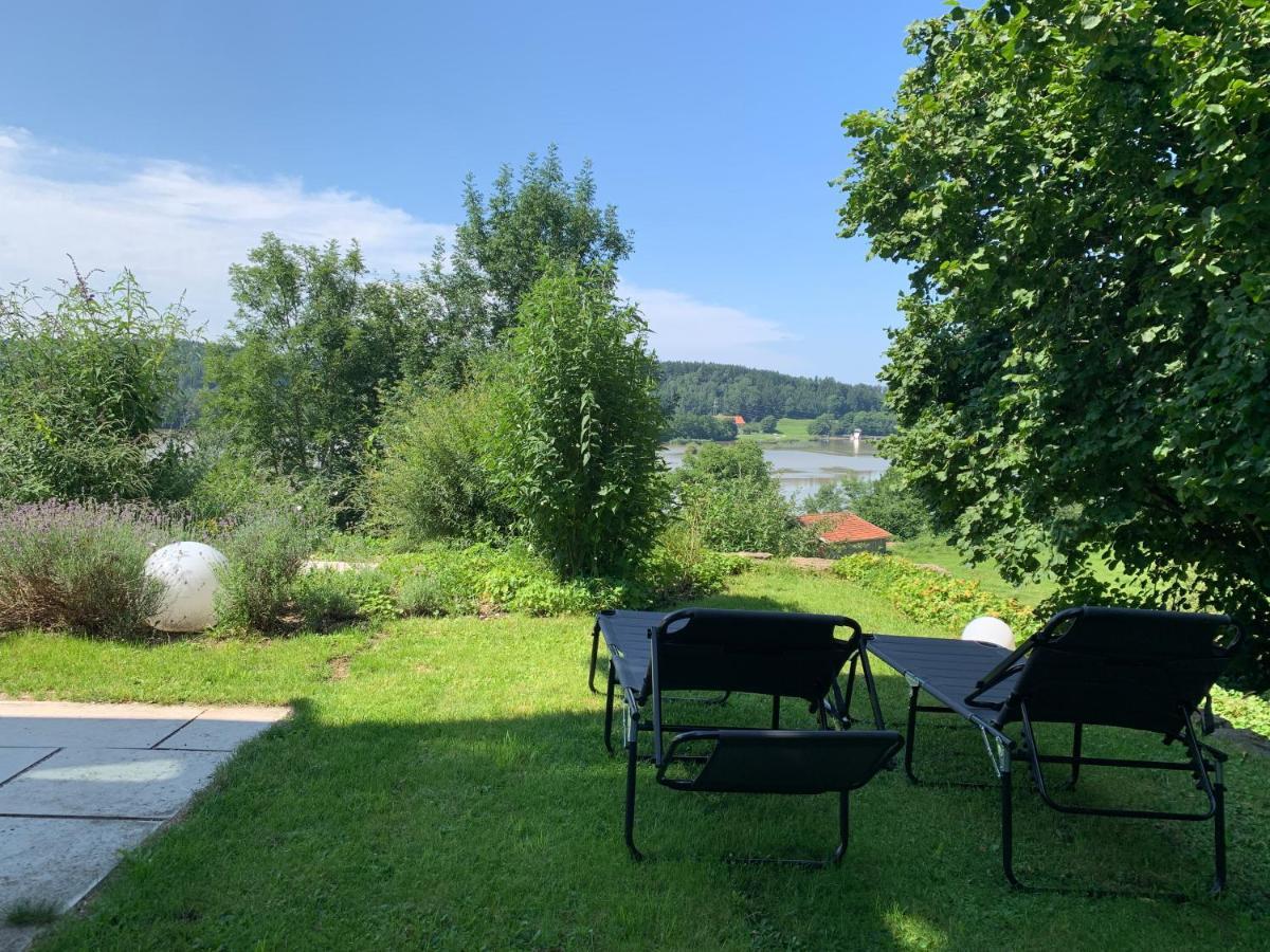 Stille X Weite - Hochwertige Wohnung Mit See-Panorama Kronburg ภายนอก รูปภาพ