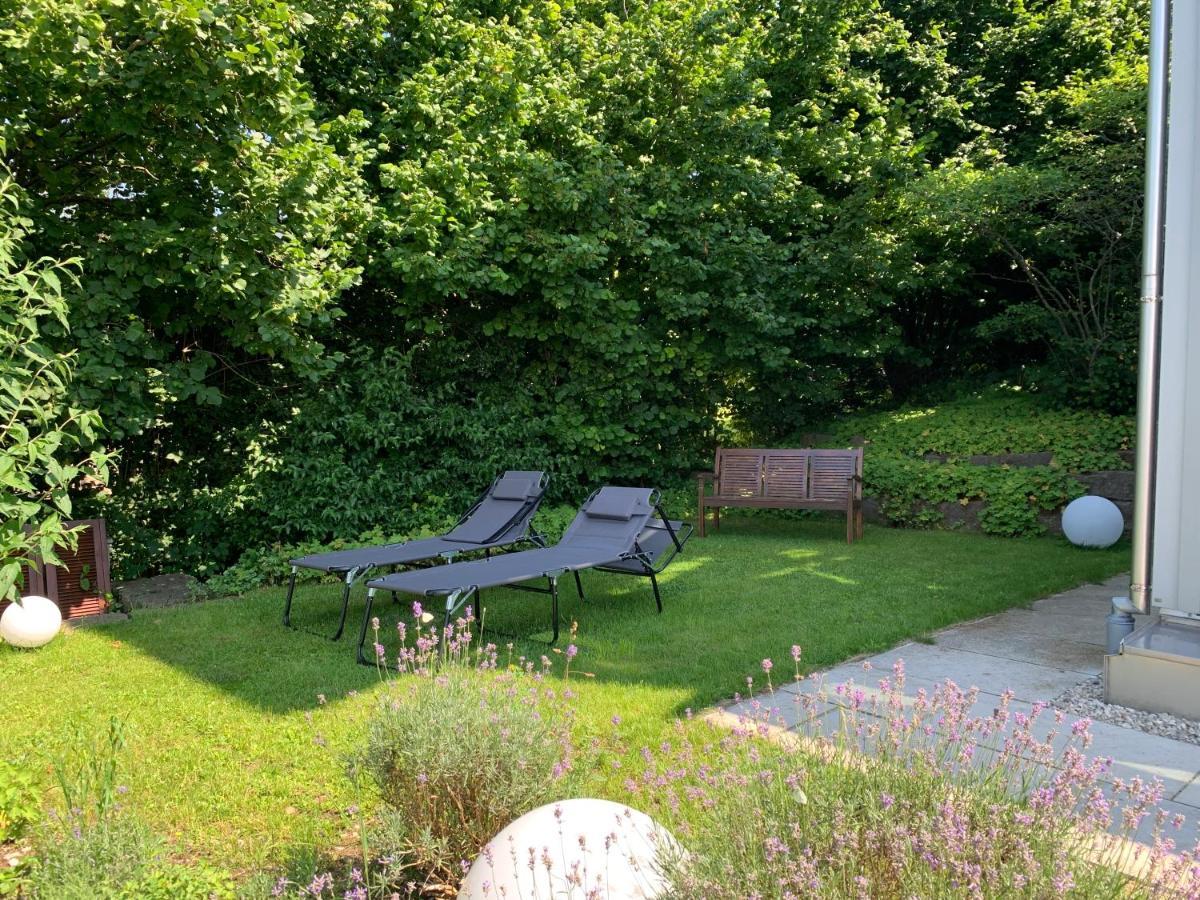 Stille X Weite - Hochwertige Wohnung Mit See-Panorama Kronburg ภายนอก รูปภาพ