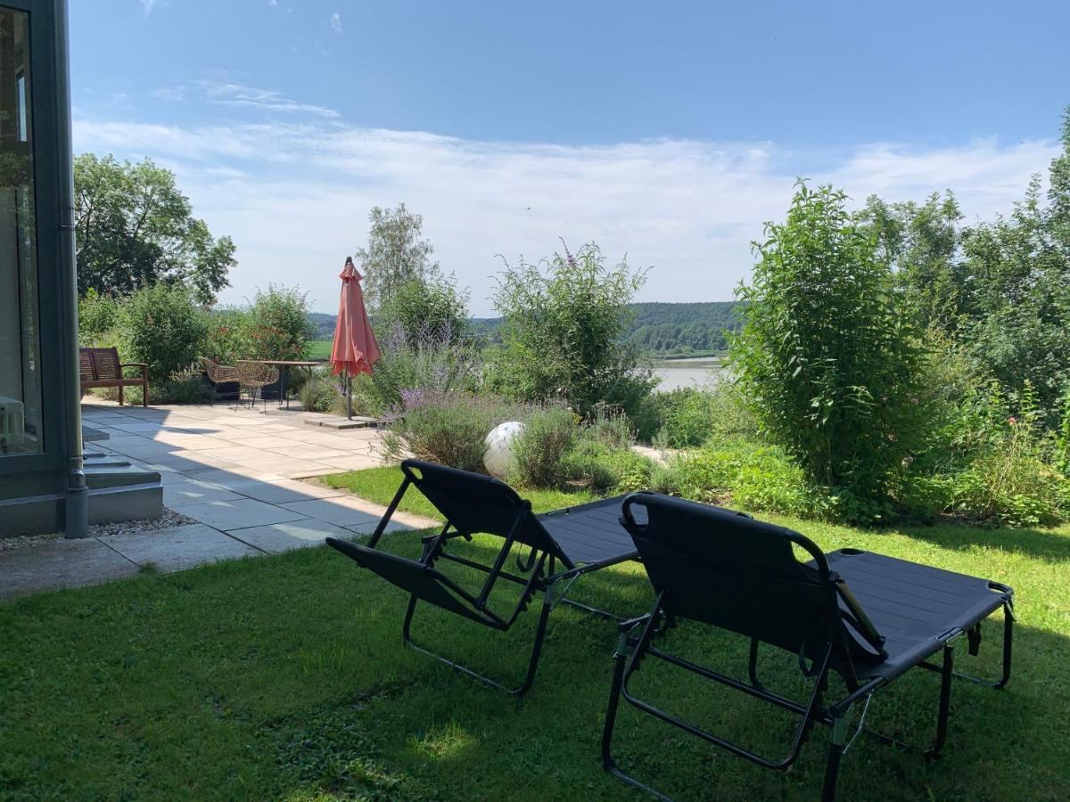 Stille X Weite - Hochwertige Wohnung Mit See-Panorama Kronburg ภายนอก รูปภาพ